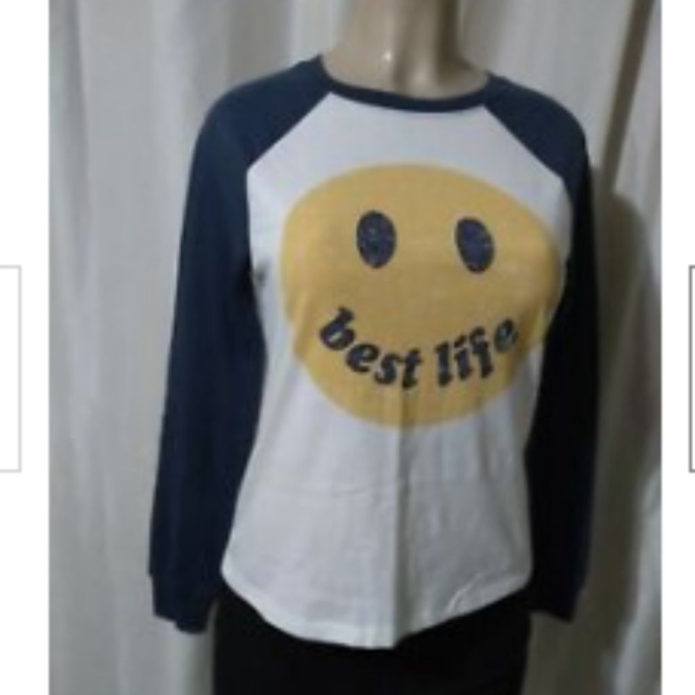 *SALE* Zoe + Liv Woment's T=Shirt Smily Face Size XS